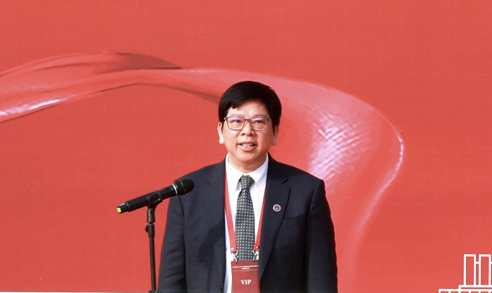 黄照权书记700宽.png
